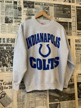 Load image into Gallery viewer, Vintage Indianapolis Colts NFL Sweatshirt  lSize Medium
